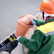 УВАЖАЙТЕ ТРУД УБОРЩИЦ!