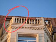 Застройщик, реши проблему, пока балконом не убило! ВИДЕО