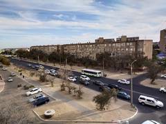 Водители сигналят в пробке вдоль 26 мкр.