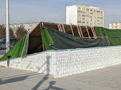 Тяп-ляп тюльпаны или фанера и рейки за 15 миллионов