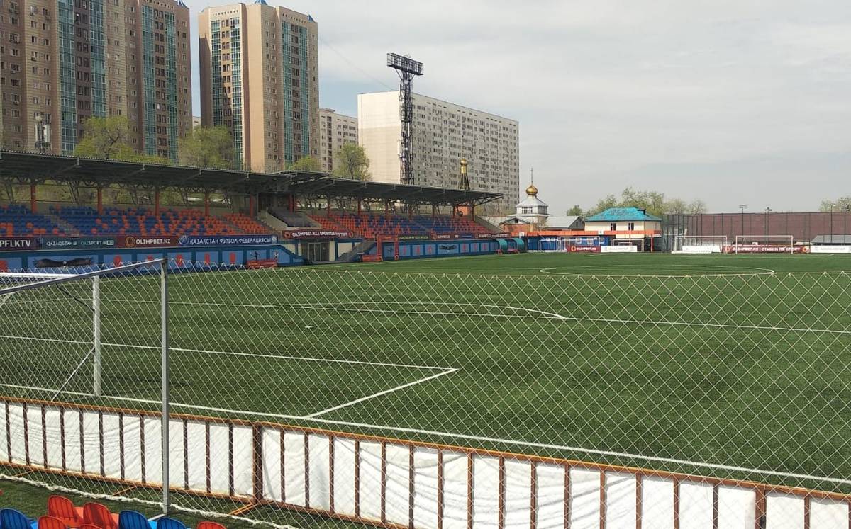 Стадион «Жас Кыран» в Алматы