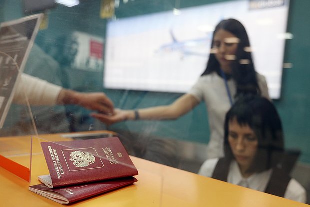 Россиян предупредили о возможных проблемах с загранпаспортами
