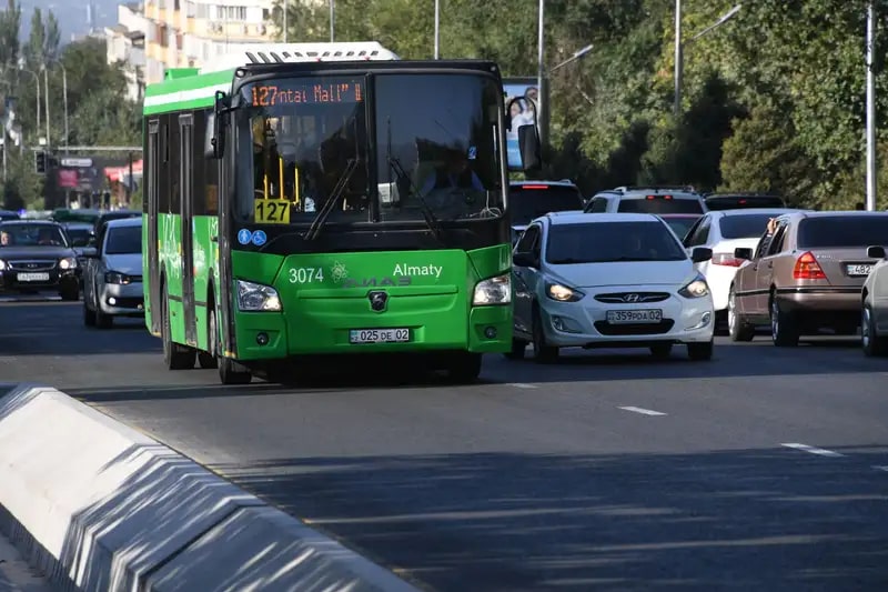 Новые поправки вносят в правила дорожного движения