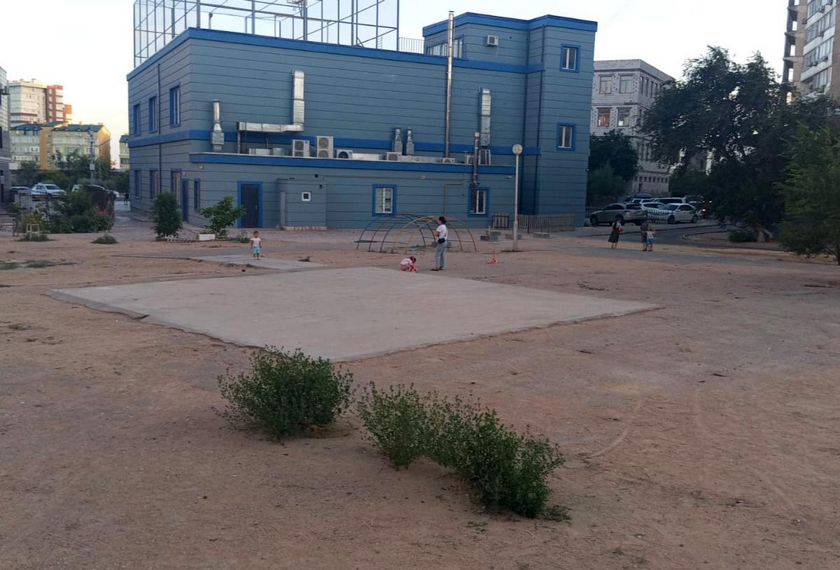 Зачем демонтировали детскую площадку в центре Актау