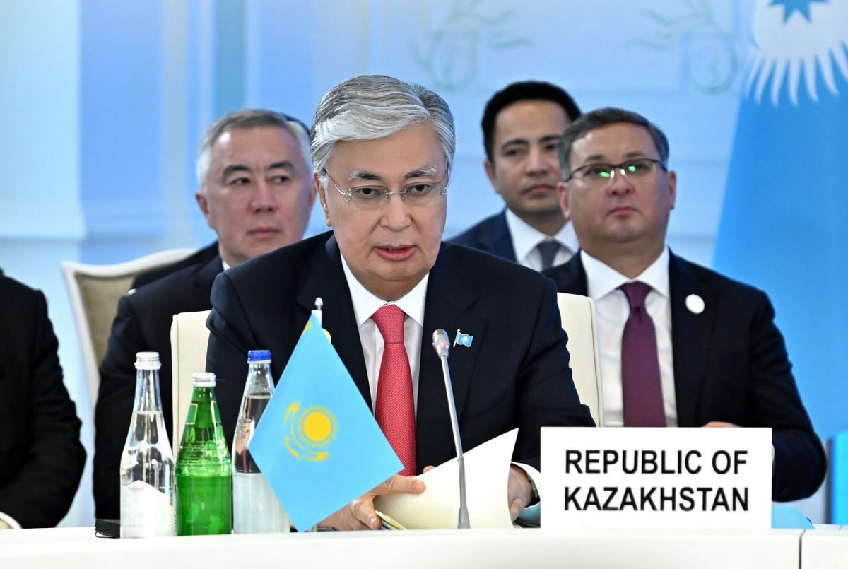 На что повлияет прокладка волоконно-оптического кабеля по дну Каспия, рассказал Токаев