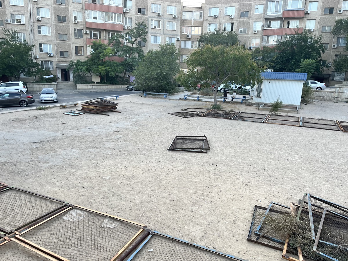 В Актау установят новую спортплощадку вместо демонтированной
