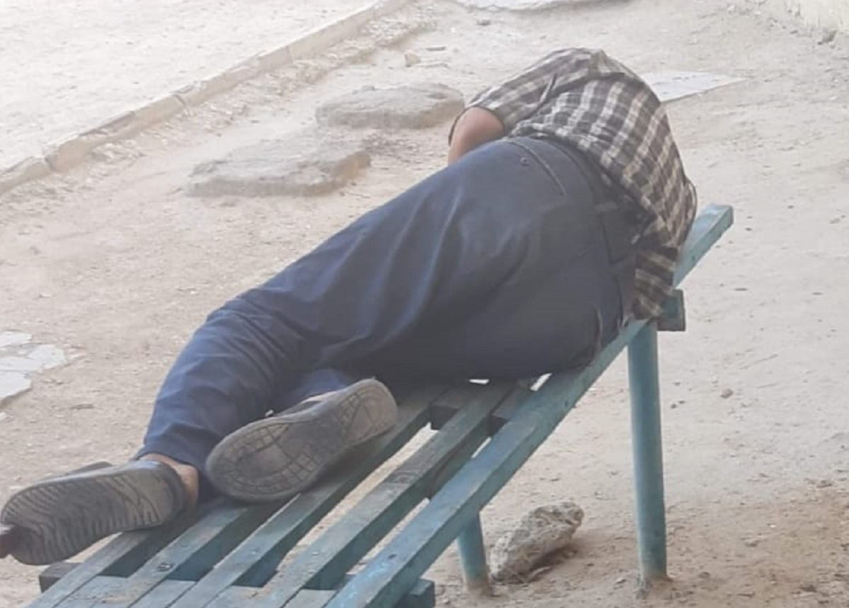 Публичный дом в центре Актау - так назвала его жительница из-за сборища алкоголиков и проституток