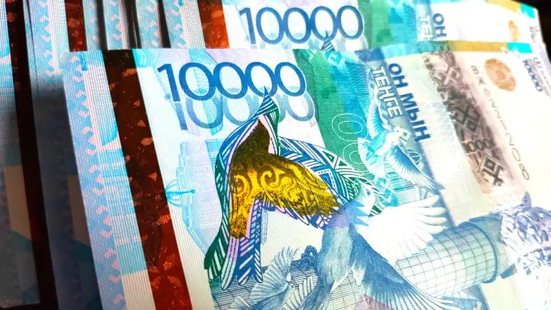 Минимальная зарплата казахстанцев может составить 130 тысяч тенге