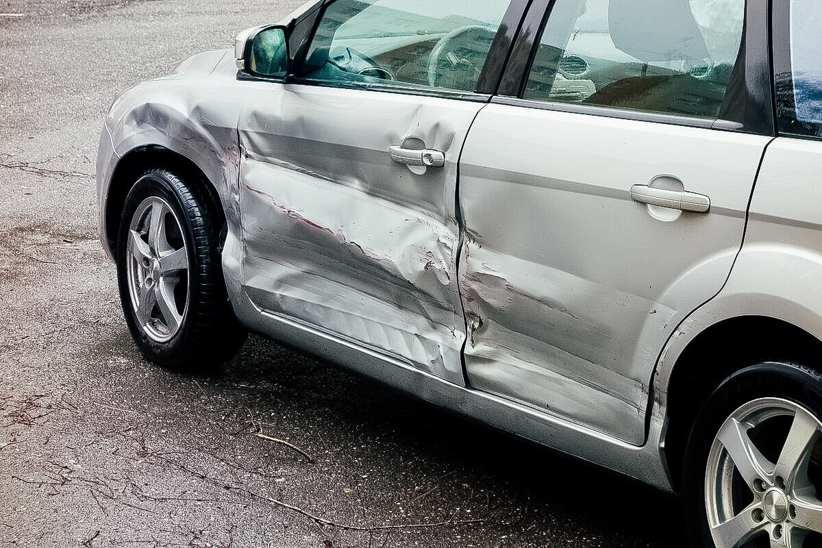 Поврежденные авто получали свидетельства о безопасности конструкции в Мангистау