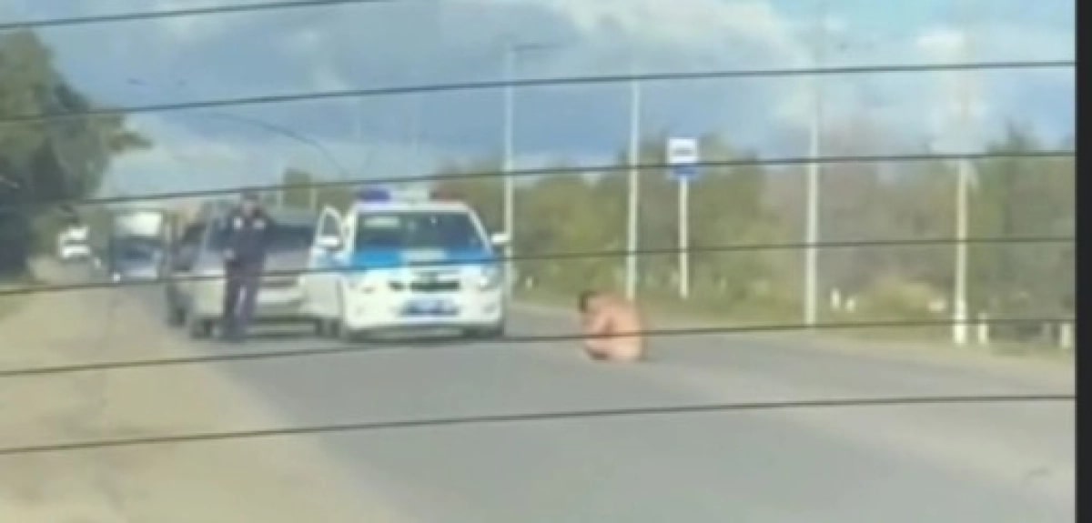 Голый мужчина посреди Тобыла удивил Сеть. ВИДЕО