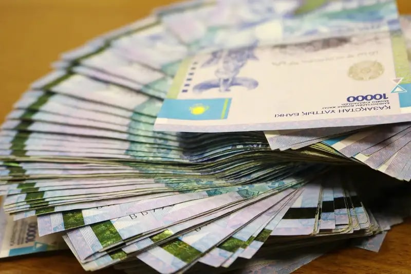 Какими будут МРП, минимальная зарплата и пенсия в 2025 году