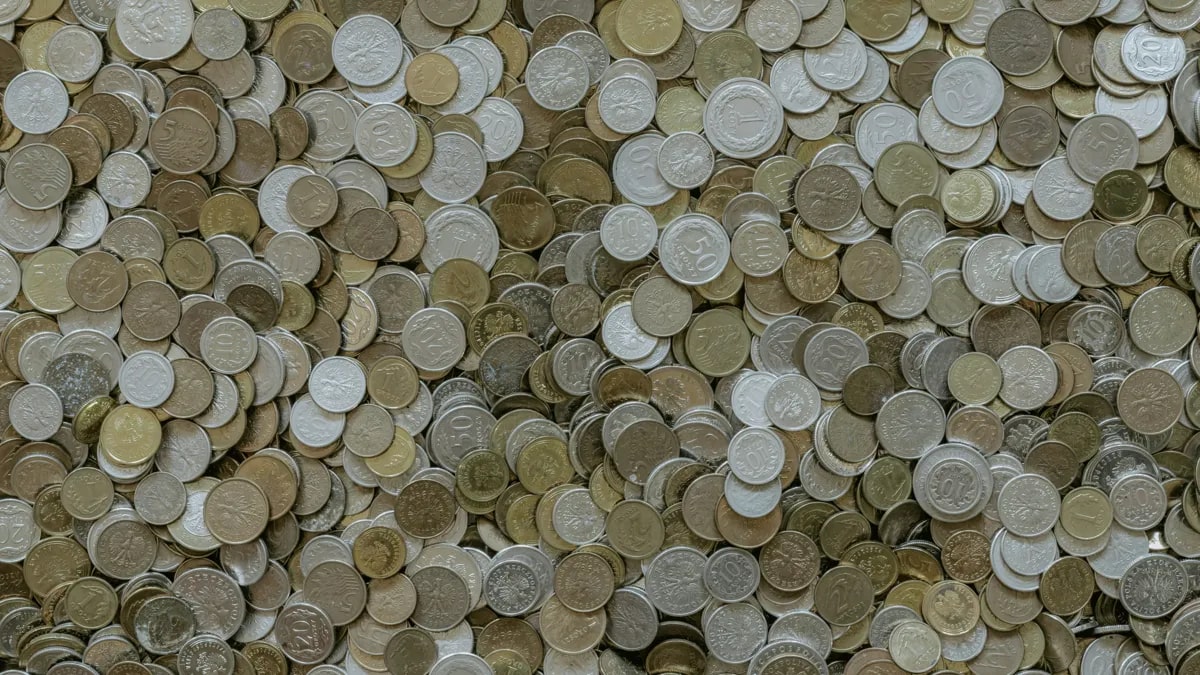 Нацбанк РК выпускает в обращение новые коллекционные монеты