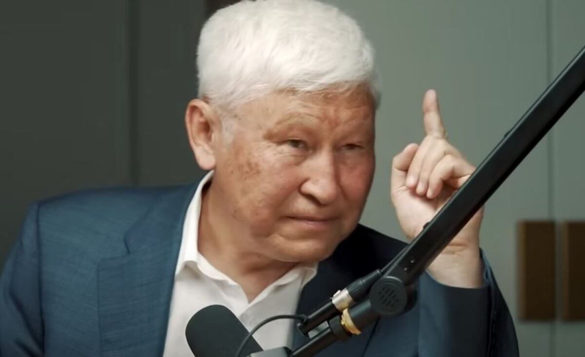 «За то, что набил кому-то морду?»: ученый недоумевает, за что спортсменам дарят такие подарки