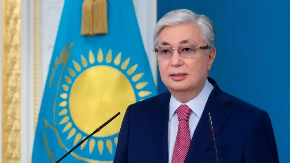 Токаев поздравил казахстанцев с Днем Конституции