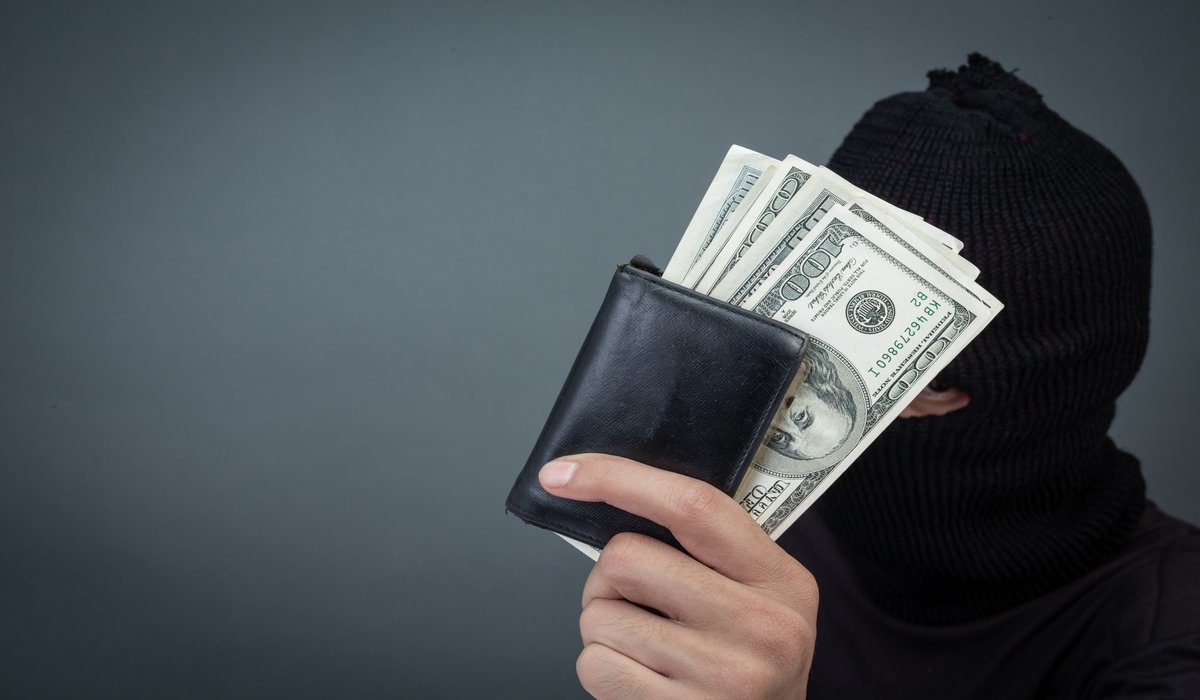 Казахстанец обманул россиян почти на 23 млн тенге в Байконуре