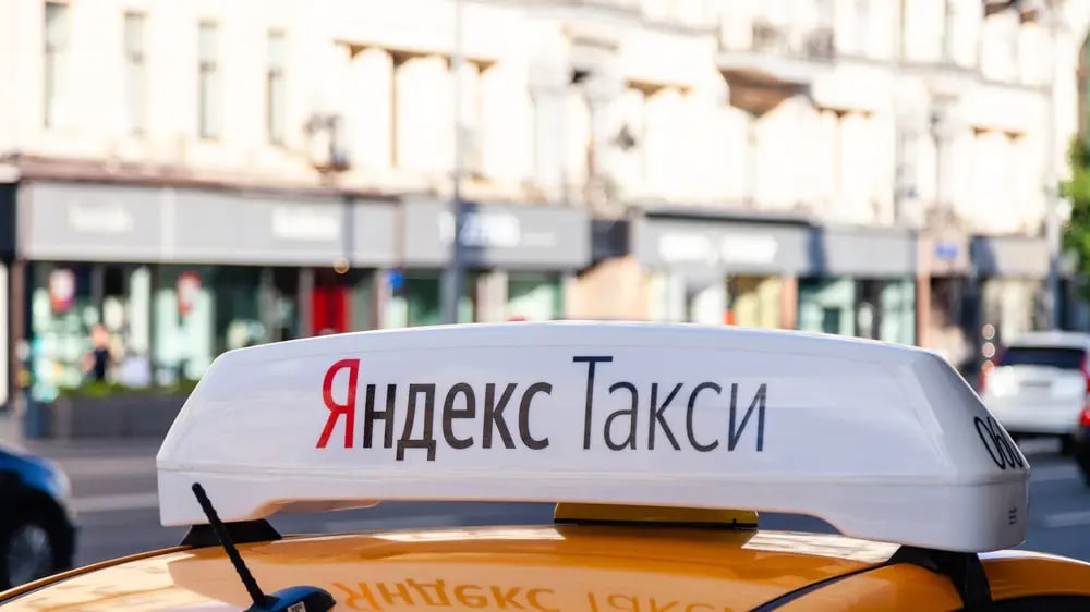 По цене билета на самолет: алматинцы жалуются на стоимость такси
