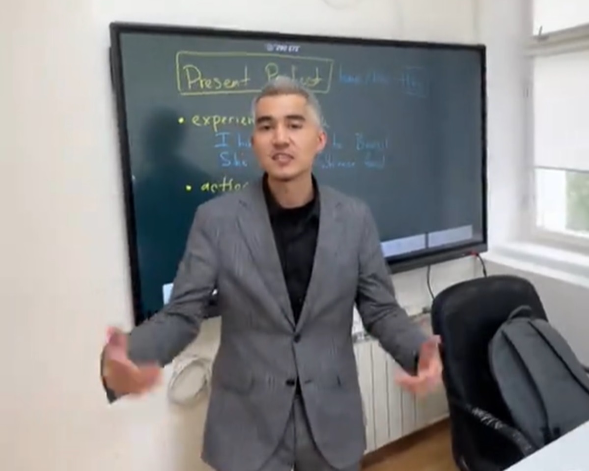 Учитель из Актау зачитал трек Эминема – видео набирает популярность в TikTok