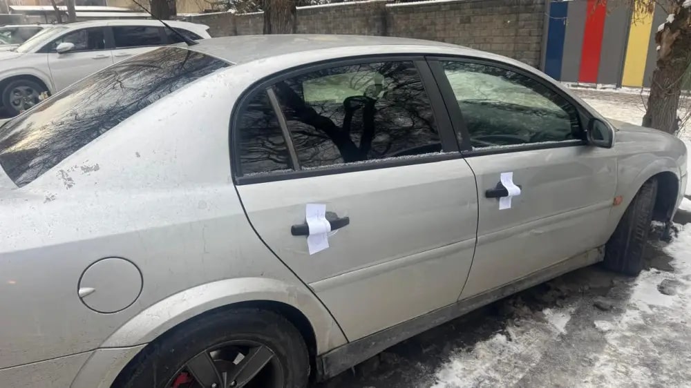 Тело нашли в авто у школы в Алматы: стали известны подробности о погибшем