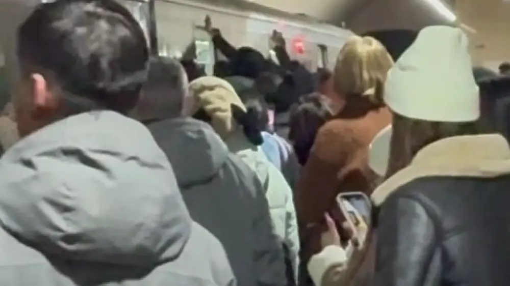 ЧП произошло в метро Алматы, погиб мужчина