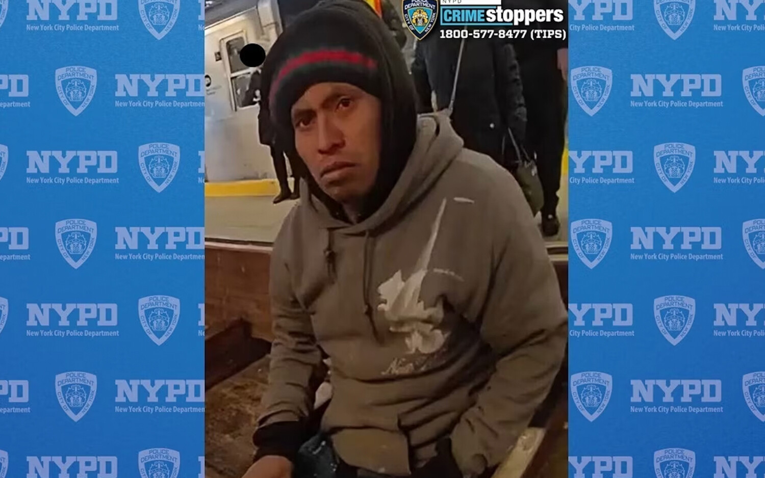 Мужчина поджег спящую незнакомку в нью-йоркском метро