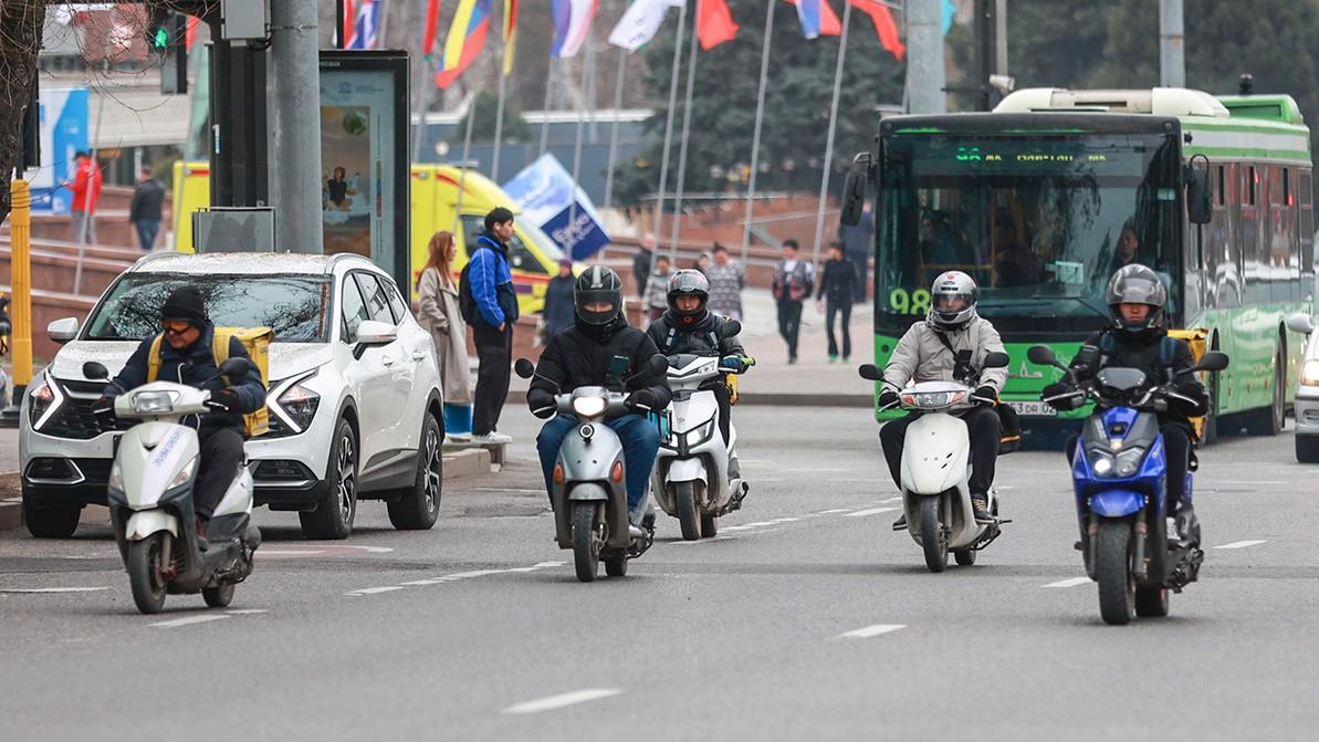 Регистрацию мопедов в Казахстане начнут в январе