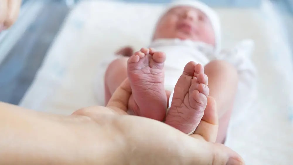 В роддоме Актобе продали младенца