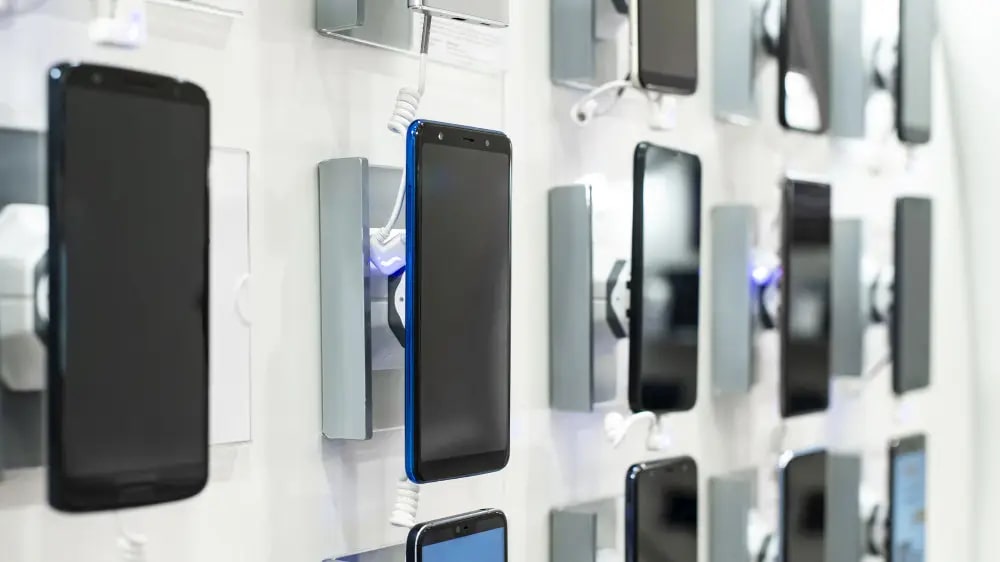 Чужой IMEI – прощай, связь: в Казахстане заблокируют тысячи смартфонов