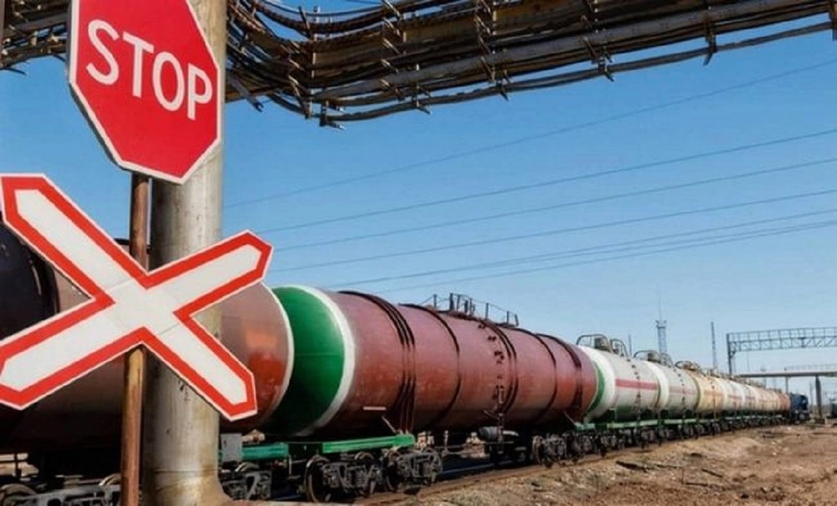 Одновременное прекращение экспорта бензина Россией и Казахстаном: причины