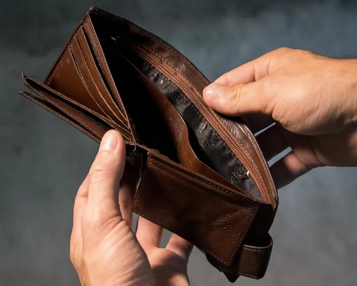 Казахстанцы без работы и дохода: где искать помощь и поддержку