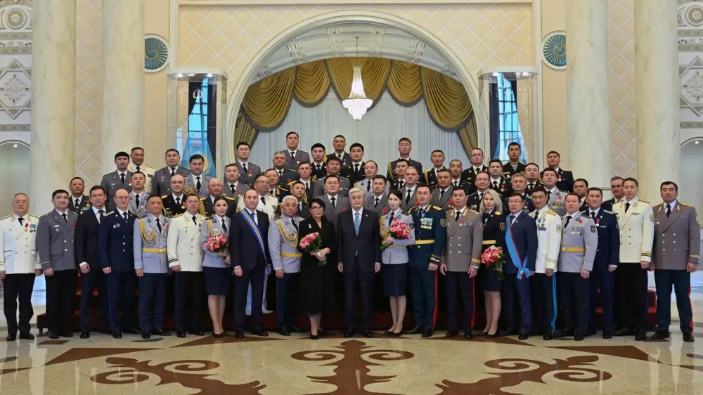 Президент присвоил новые звания: опубликован указ