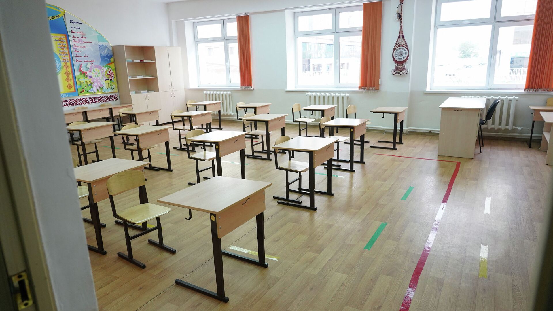 "В казахстане школьника задушили на уроке из-за телефона": комментарий полиции