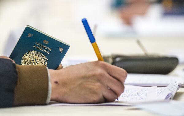 В какие регионы Казахстана переселяются этнические казахи