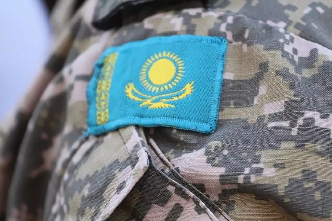 В Казахстане военного подозревают в убийстве приёмного сына