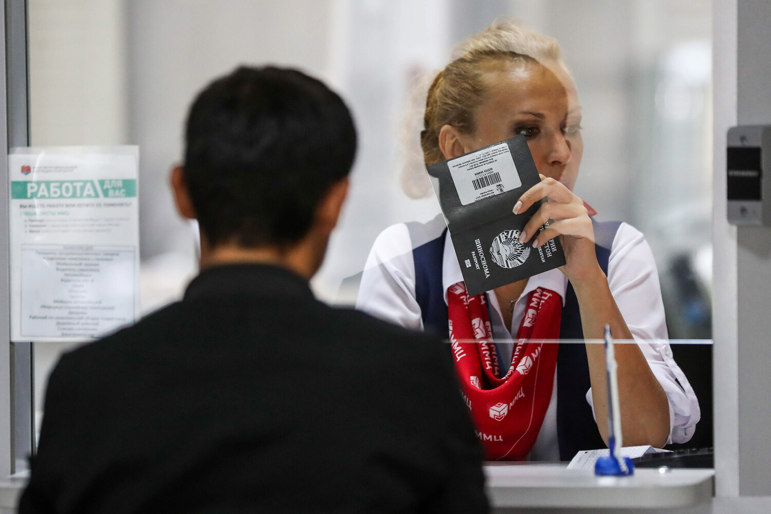 В Россию только с QR-кодом: казахстанцев ждет цифровой фильтр