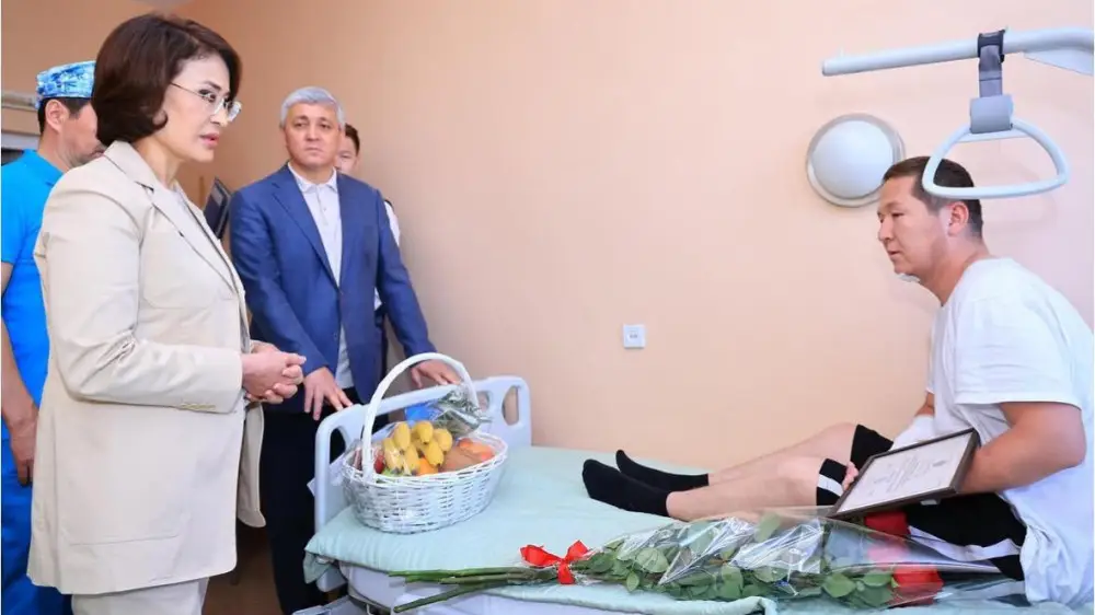 Жестокое нападение на медиков в Караганде: что известно о пострадавших