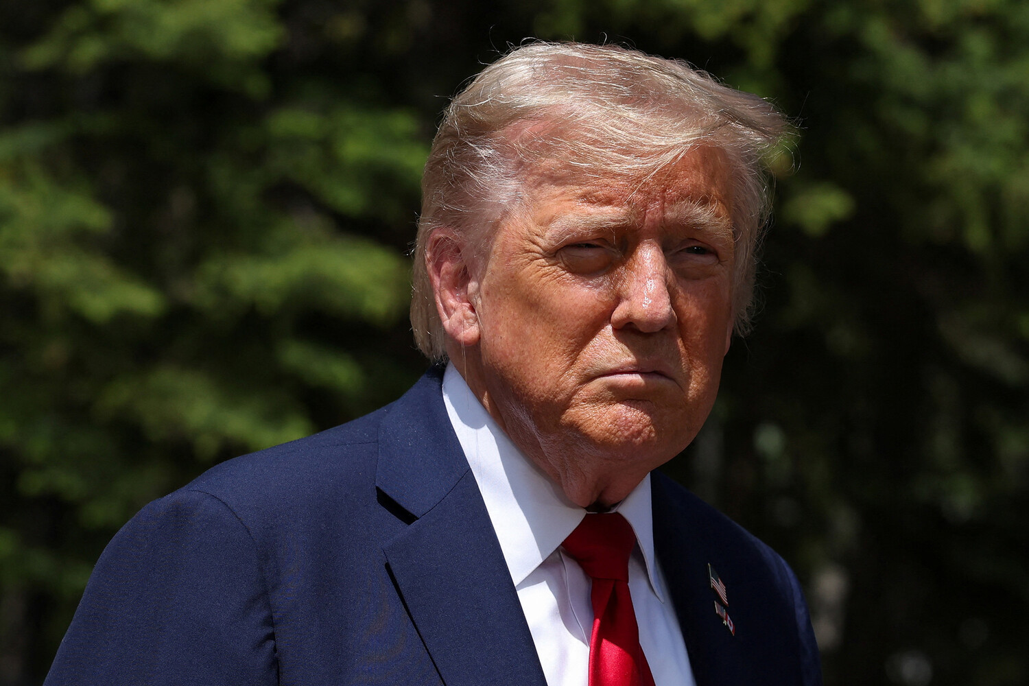 США вводят 25-процентную пошлину на все товары из Казахстана: заявление Дональда Трампа