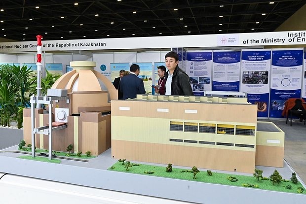 Россия построит АЭС в Казахстане на месте мегазаброшки