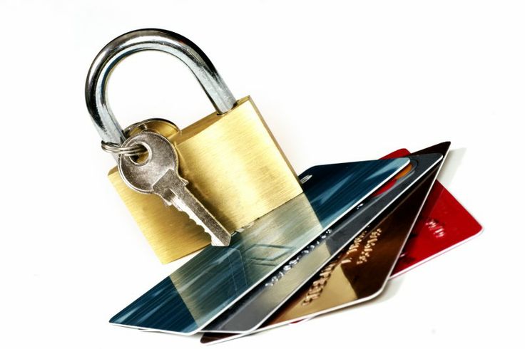 Десятки тысяч карт на миллиарды в Казахстане оказались заблокированы: что происходит?