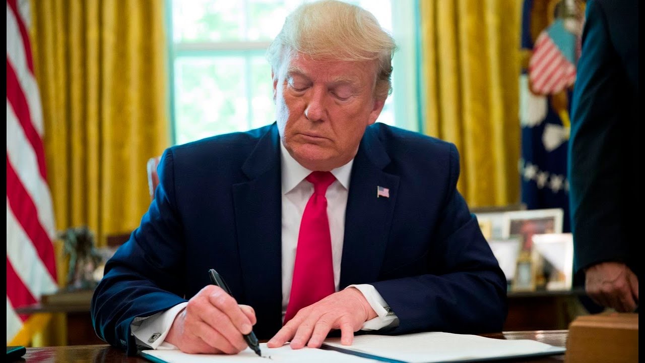 США ввели пошлины на импорт из Казахстана: что подписал Трамп и к чему готовиться