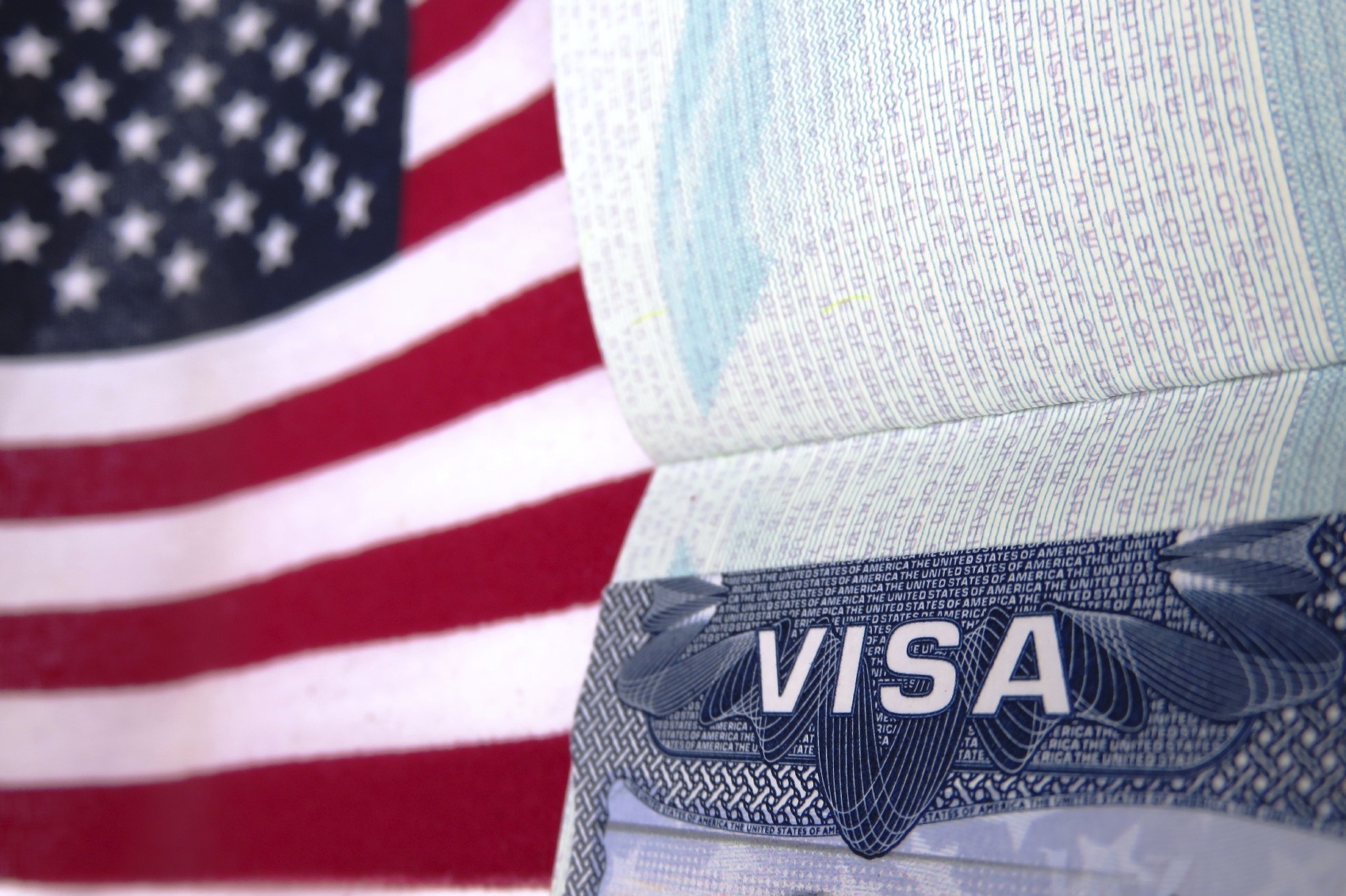 США вводят залог до $15 тысяч для некоторых туристических виз: что нужно знать казахстанцам