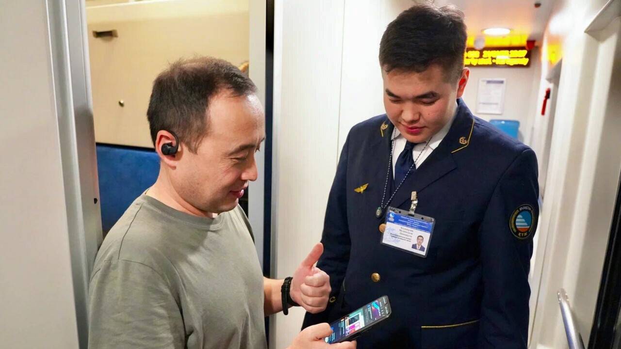 В поездах Казахстана заработал спутниковый интернет нового поколения