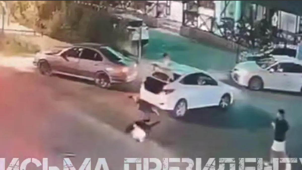 Стычка между парнями в Конаеве закончилась наездами на людей