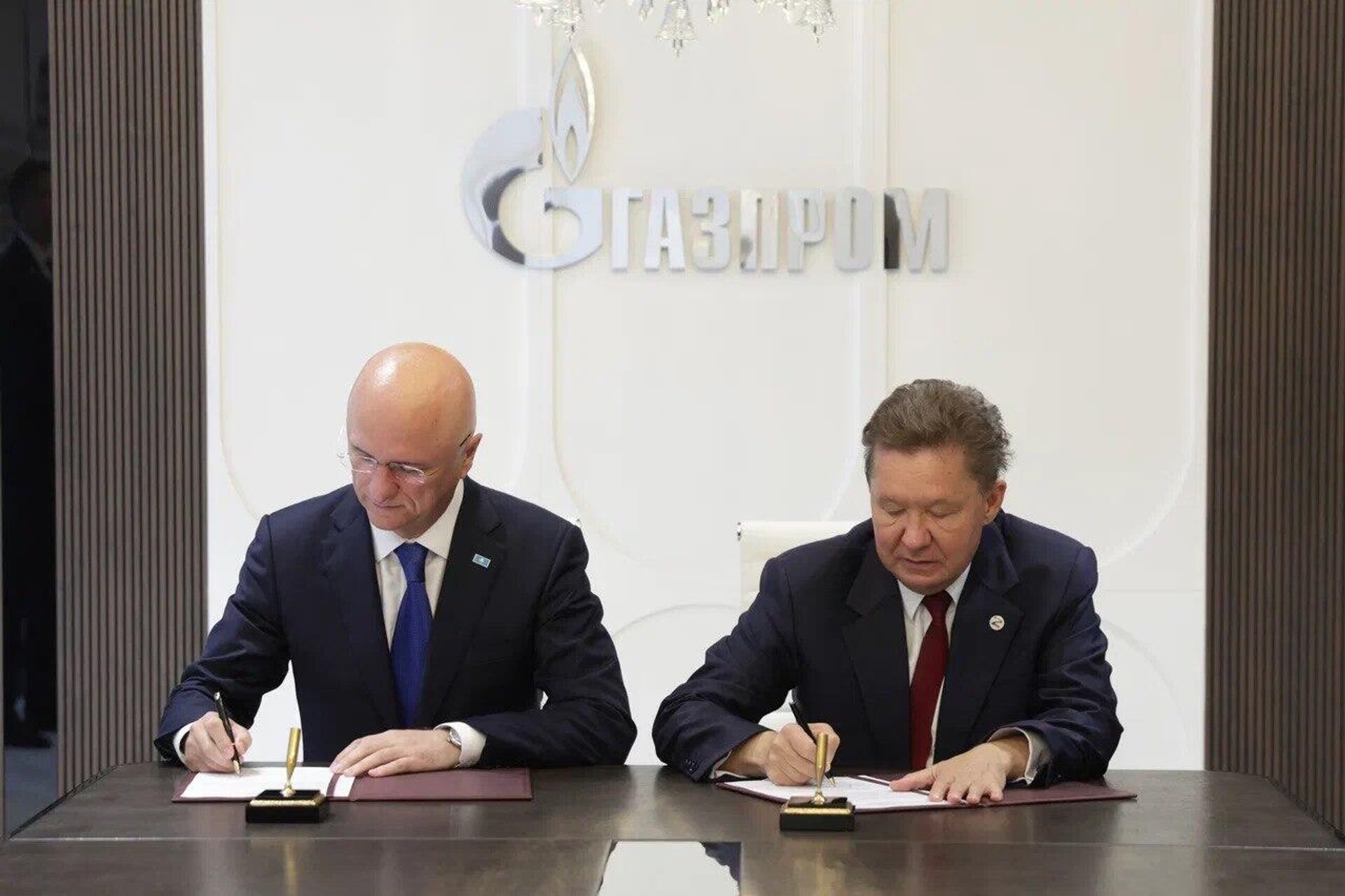 Новый газовый контракт с Россией: Скляр подписал соглашение с «Газпромом»