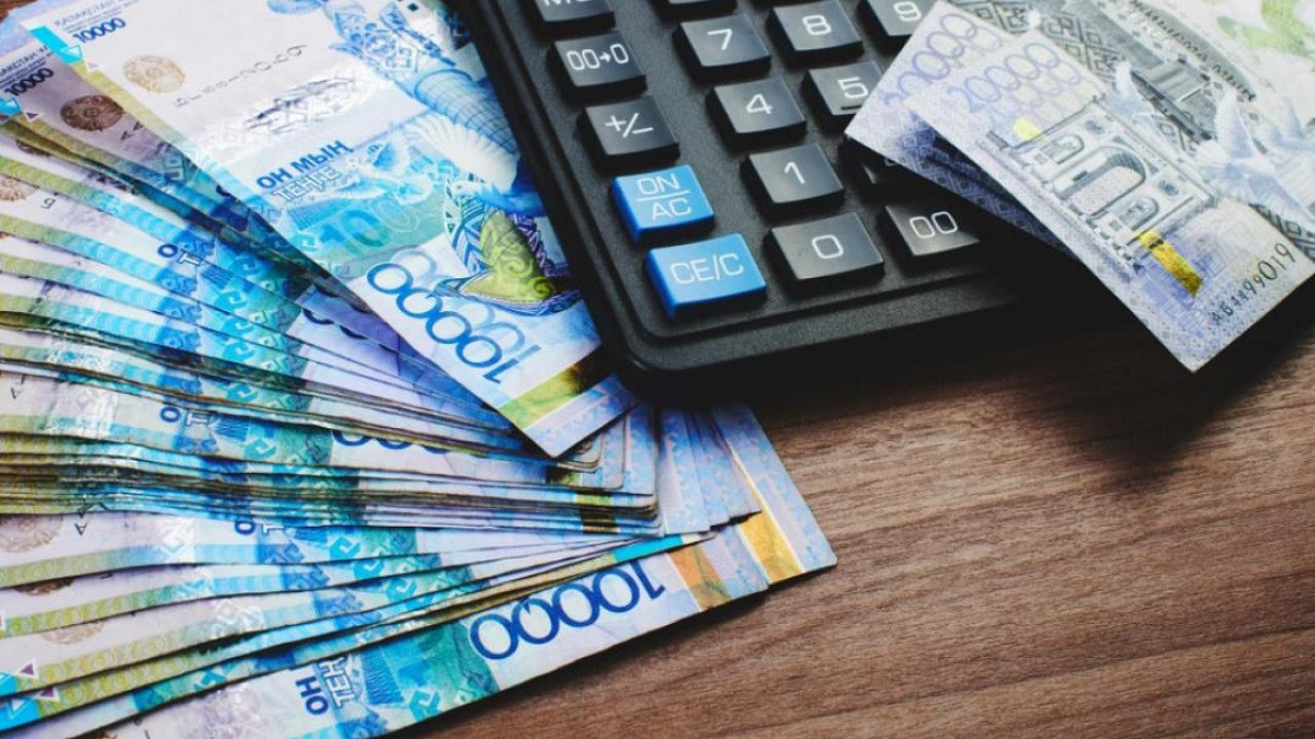 Реальные доходы казахстанцев обвалились: инфляция отняла 1,4% заработка