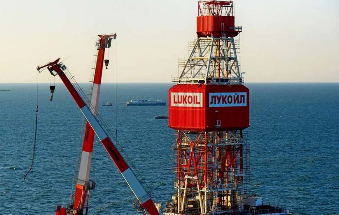 Санкции Великобритании против «Лукойла»: чем рискует казахстанская нефть