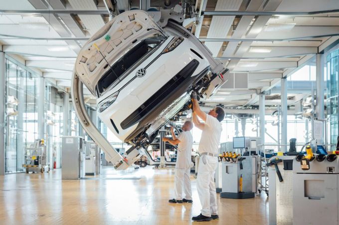 Прощание с легендой: Volkswagen впервые за 88 лет закрыл автозавод в Германии