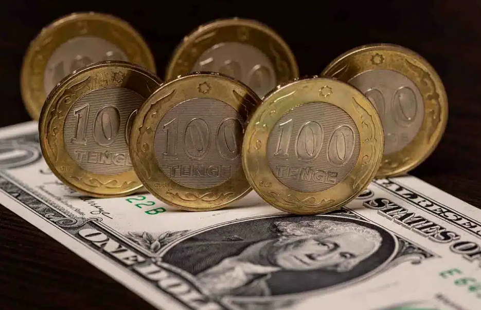 Казахстанцам настоятельно рекомендуют следить за курсом тенге