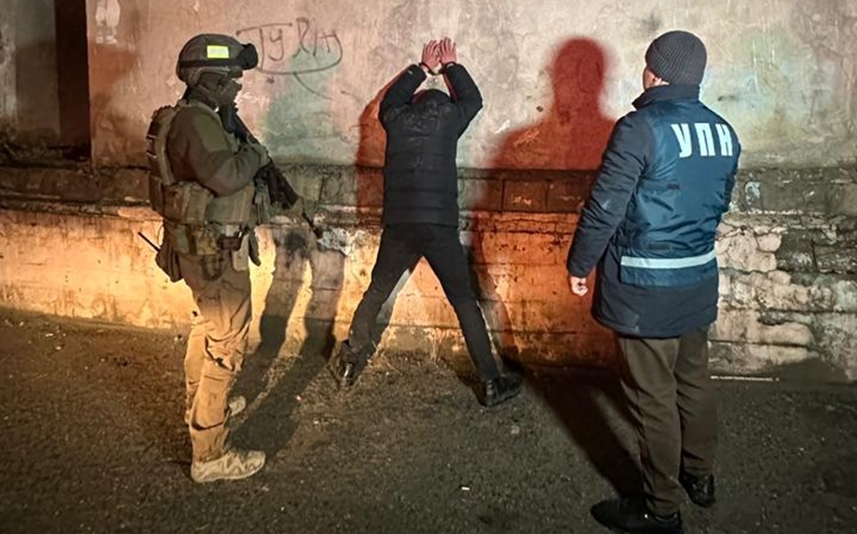 Пытались скрыться от погони: в Актау задержали подозреваемых в незаконной перевозке героина