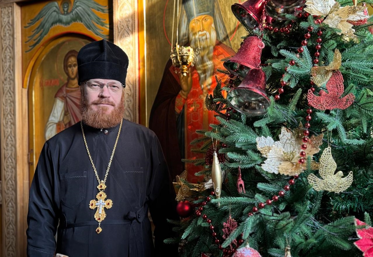 Настоятель храма Пресвятой Богородицы поздравил жителей Актау с Рождеством Христовым