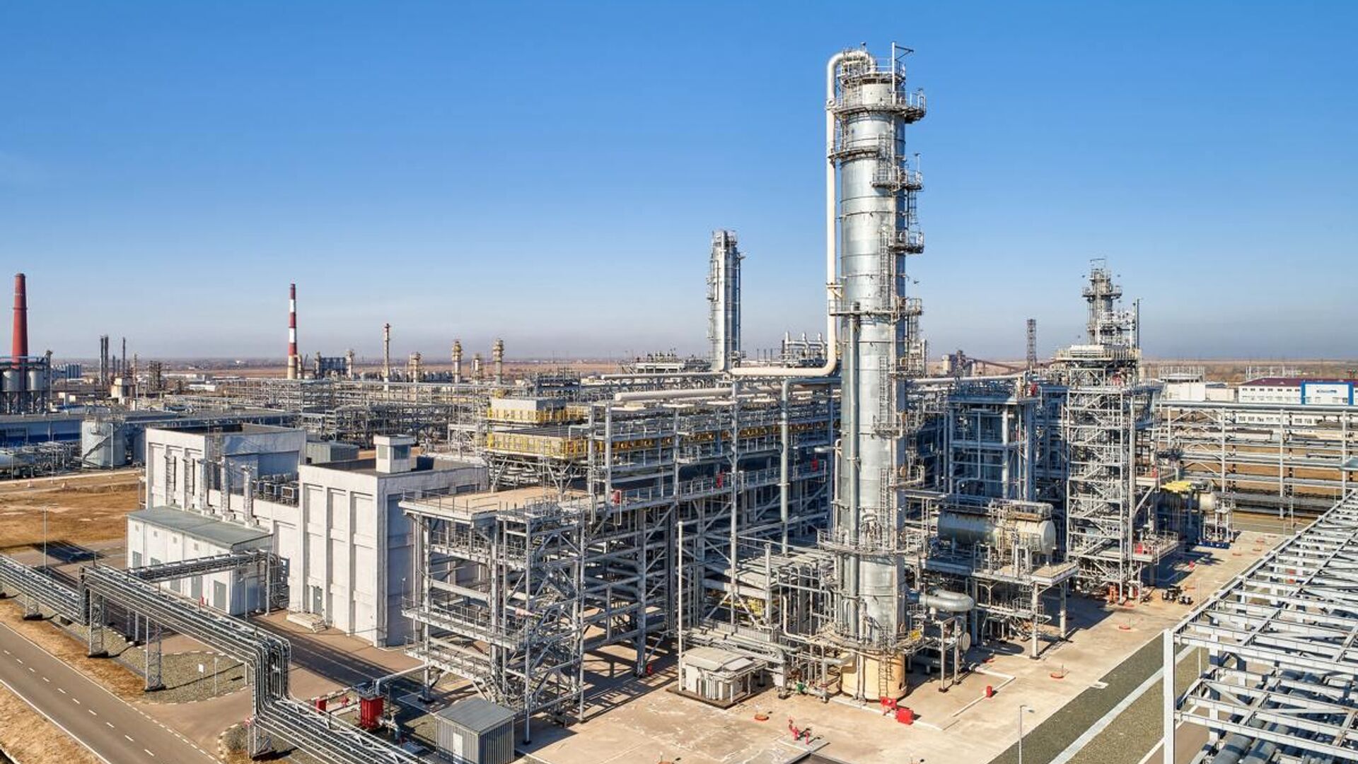 «КазМунайГаз» установил исторический рекорд и зарядил страну топливом